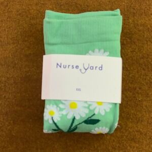 Nurse Yard Womens XXL Mint Green Daisy Floral Compression Socks NWT